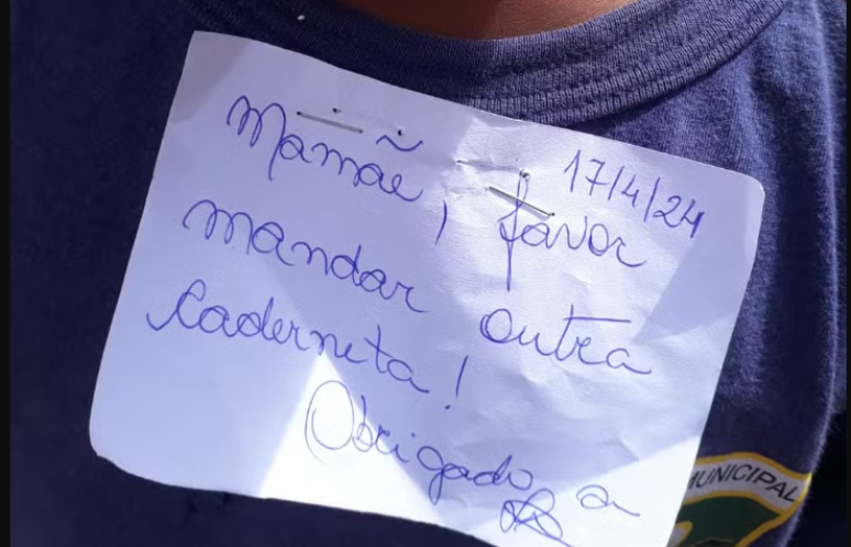 Aluno tem bilhete grampeado no uniforme em escola de Nova Friburgo (RJ)