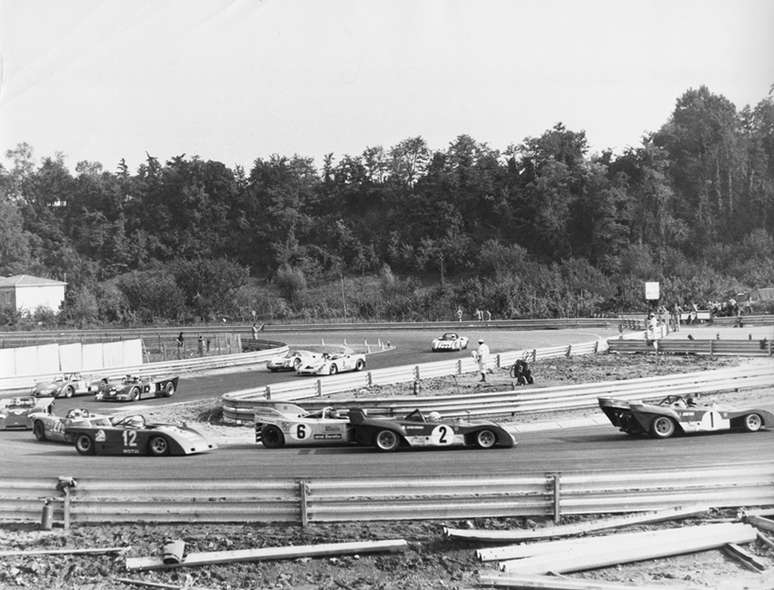 Nos 500km de Imola em 1972, Ferrari à frente. Arturo Merzario (2) ganhou a prova