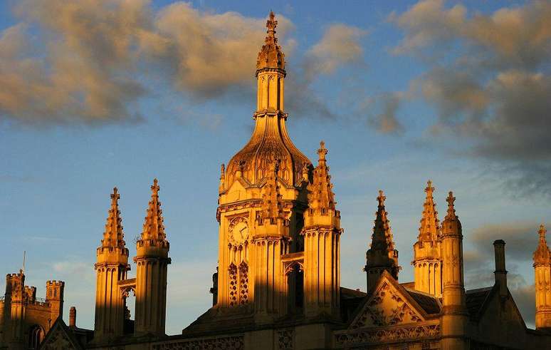 O local do embate foi o King's College, em Cambridge, no Reino Unido