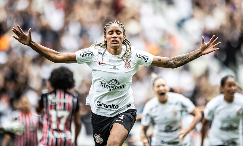 Tarciane ap&oacute;s marcar gol pelo Corinthians