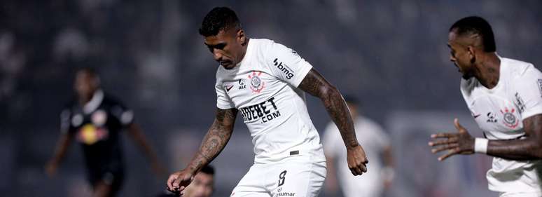 Paulinho admite busca por reação no Corinthians: 'não tem mais tempo para erro'. 