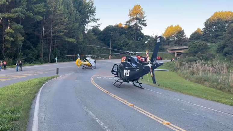 Helicópteros socorrem vítimas após acidente em Balsa Nova.