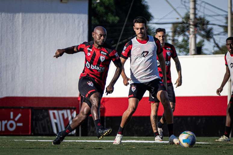 Atlético-GO treina forte para encarar o São Paulo 