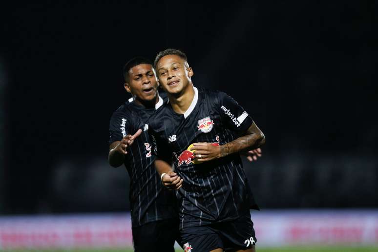 O Red Bull Bragantino segue no topo da tabela do Brasileirão. 