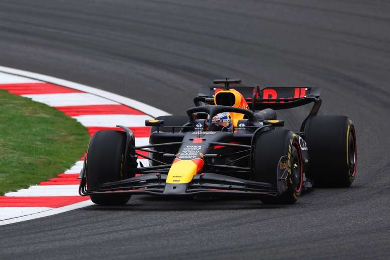 Verstappen vence mais uma na F1