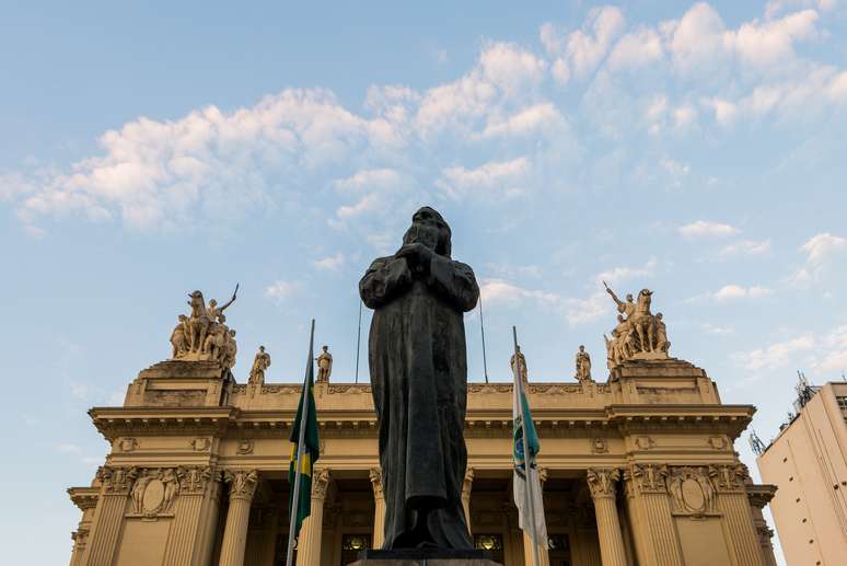 Estátua de Tiradentes, localizada no Rio de Janeiro [2]