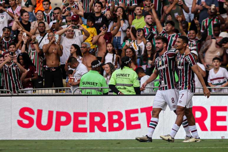 Torcida comemora vitória após derrotar o Vasco 