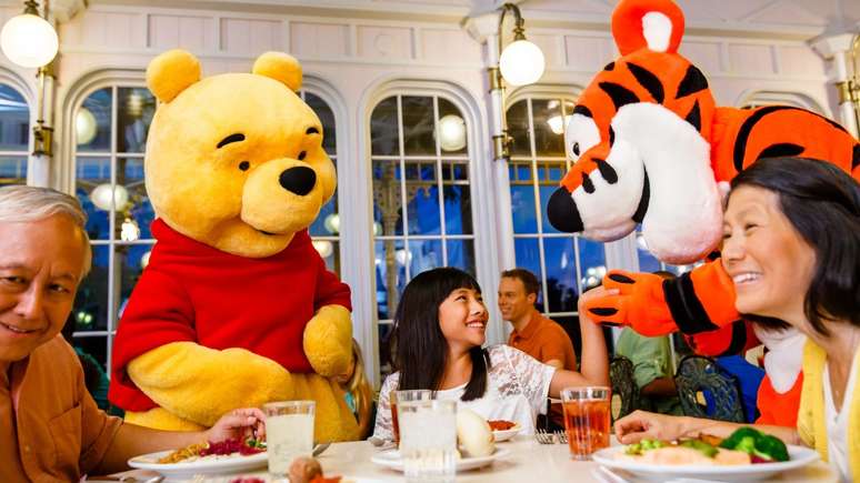 Os carismáticos personagens de Ursinho Pooh marcam presença no Crystal Palace