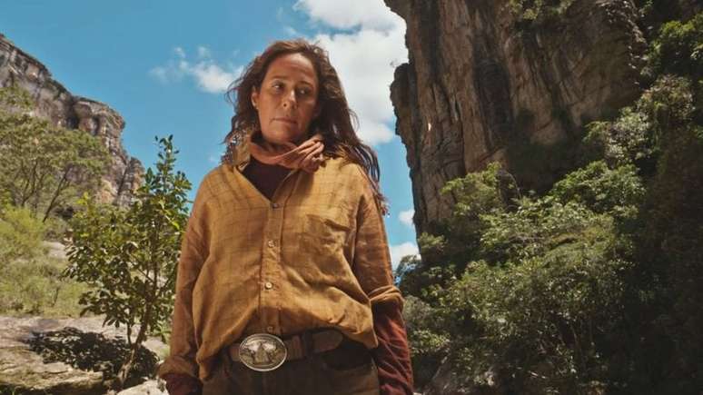 Zefa leaves relatives terrified when she makes a revelation in “No Rancho Fundo”;  she looks what it’s all about!
