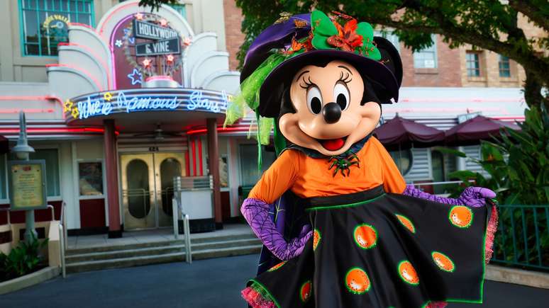 Minnie vestida para o Halloween: o figurino da personagem muda de acordo com a época do ano