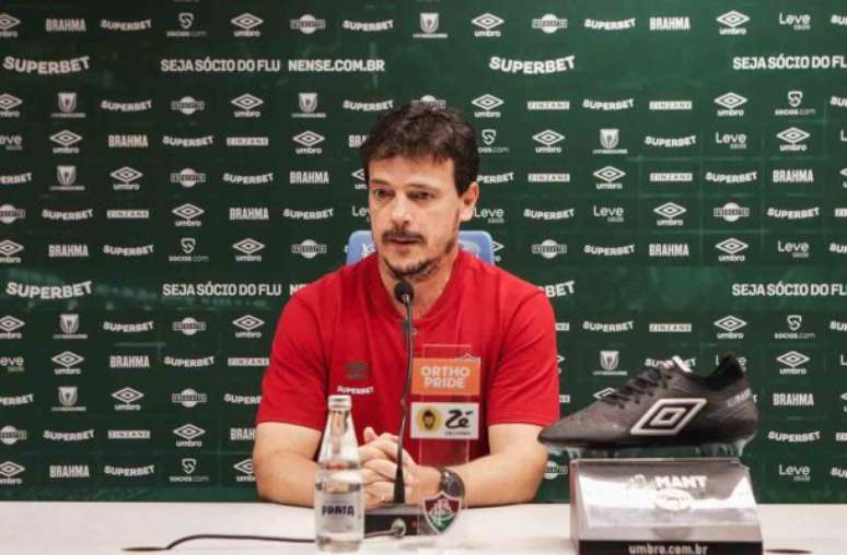 Diniz analyzes the Fluminense defenders and asks for improvement in the aerial pass: ‘Avoid crosses’