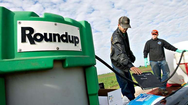 Monsanto lançou o glifosato no mercado em 1974, sob o nome comercial Roundup