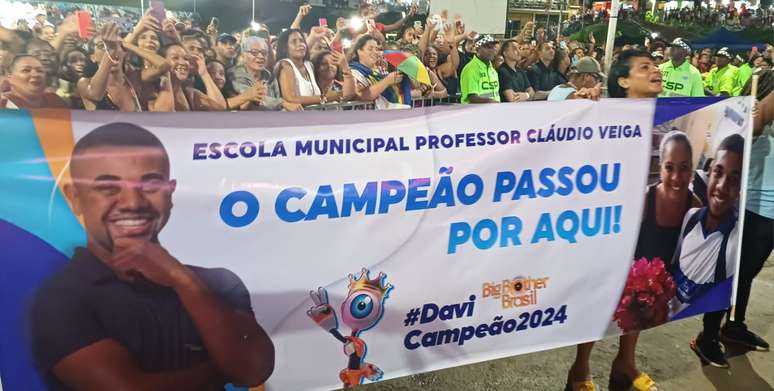 Fã-clubes e torcida homenagearam o campeão do BBB 24