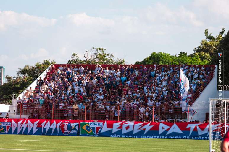 Torcida do Fortaleza em treino aberto. 