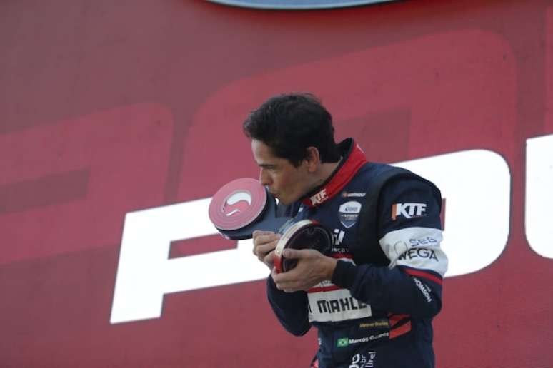 Marcos Gomes será o pole position da corrida principal em Interlagos neste domingo.