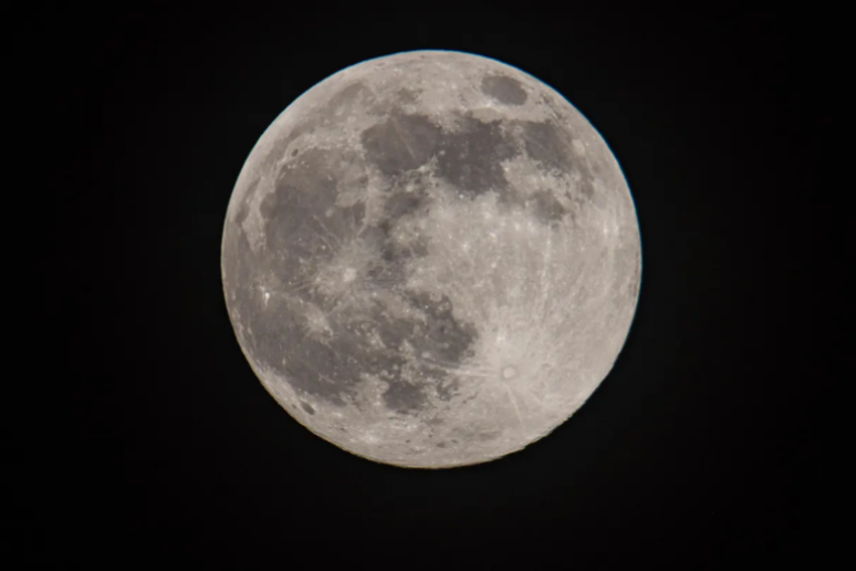 Lua cheia rosa será vista no céu do Brasil nesta terça-feira (23)