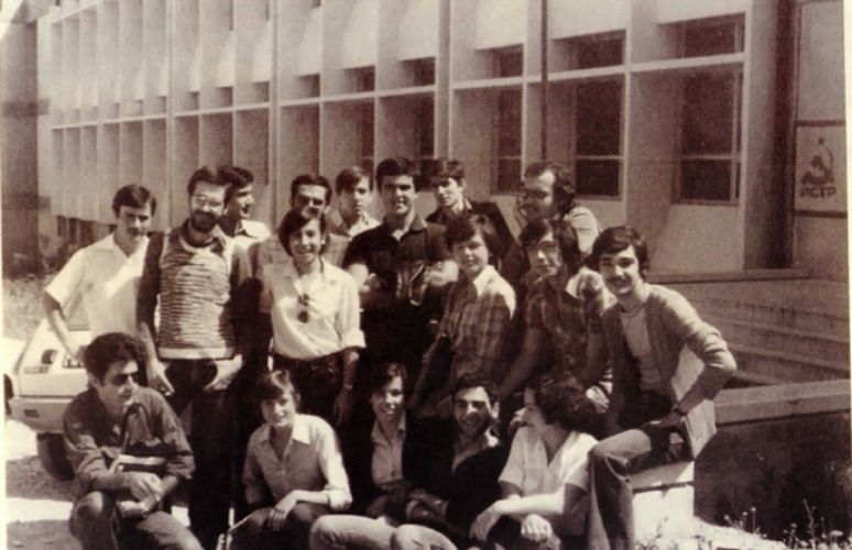 Paiva com um grupo de alunos em Portugal, em foto de 1978