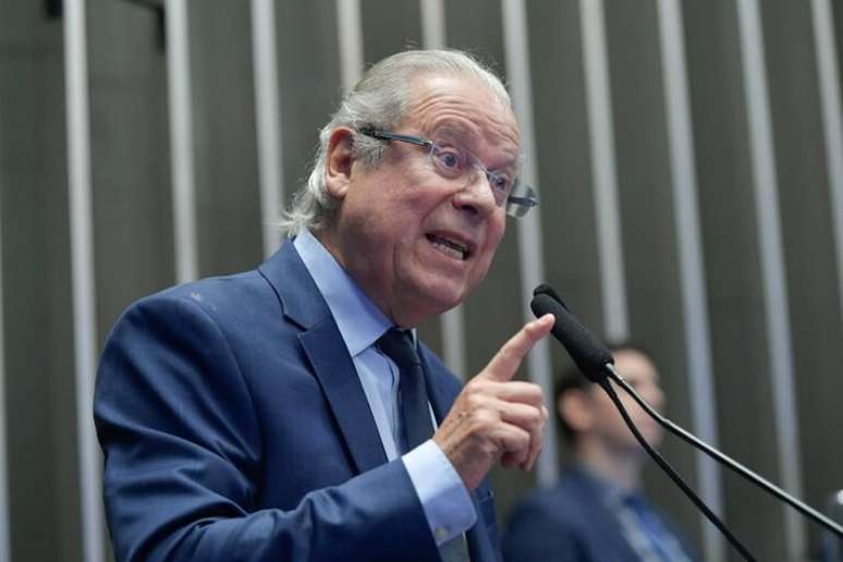 Ex-ministro petista, José Dirceu diz que é uma 'questão de justiça' voltar à Câmara dos Deputados.
