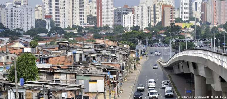 No ano passado, 12% da população brasileira vivia em favelas.