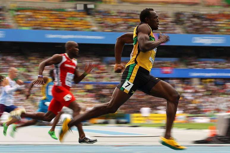Usain Bolt runs Usain Bolt runs
