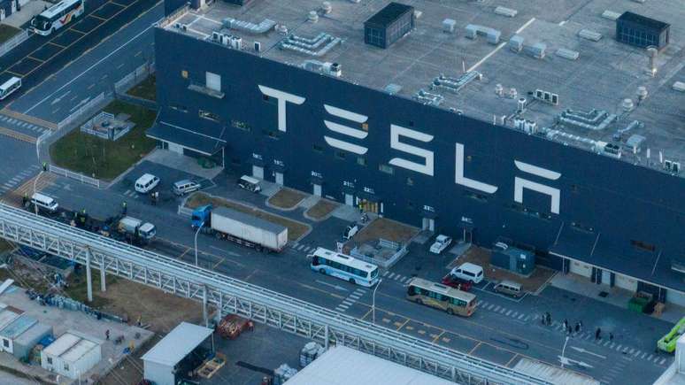 As demissões nas fábricas da Tesla geraram reações negativas nos mercados