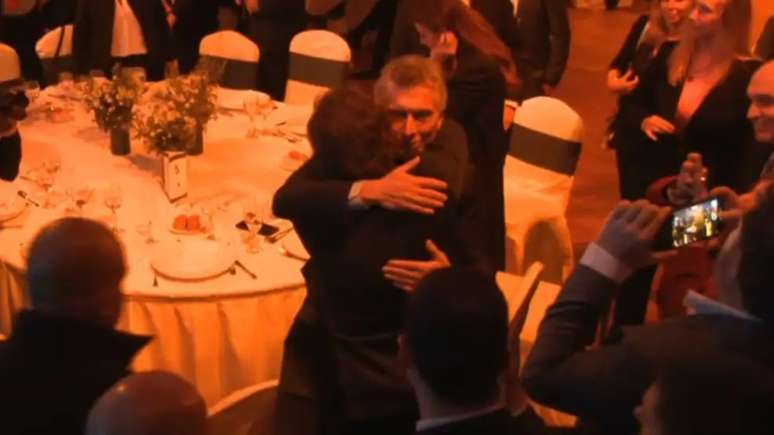 Macri e Milei trocam elogios durante evento