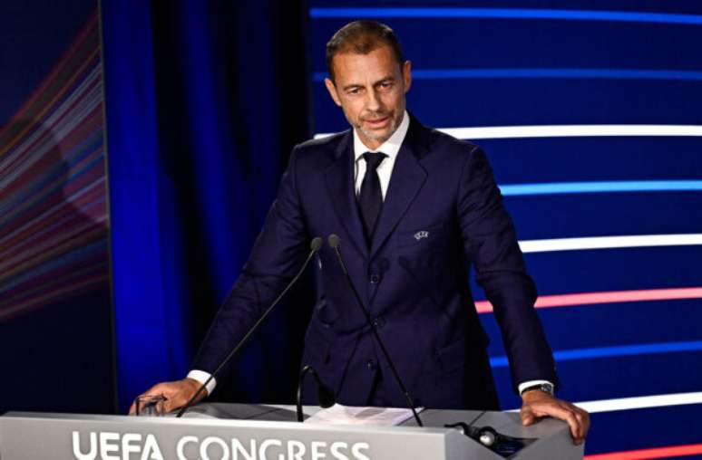 Julien De Rosa/AFP via Getty Images - Legenda: Ceferin, presidente da Uefa, está atento às divergências extracampo no futebol espanhol -