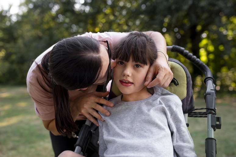 PL 3717/2021 deve beneficiar mães solo com renda familiar de até dois salários mínimos e dependentes de até 18 anos ou com deficiência sem limite de idade