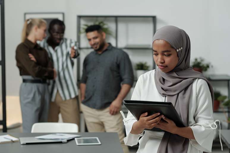 Bagaimana cara mengidentifikasi dan membuktikan intoleransi beragama di tempat kerja? 