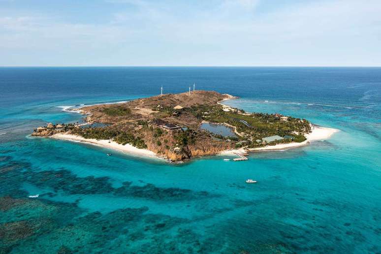 Ilha de Necker, rodeada pelo mar azul-turquesa do Caribe.  
