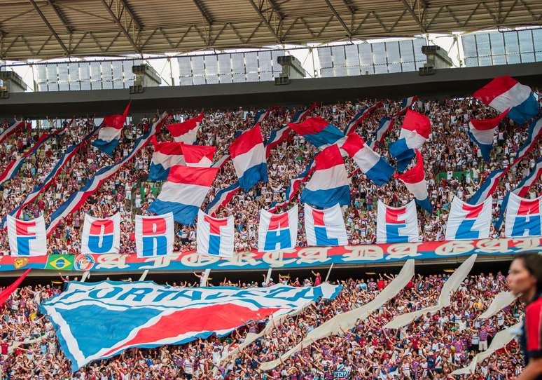 Torcida do Fortaleza presente na Arena Castelão. 