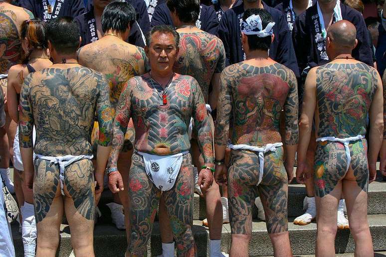 A Yakuza raramente exibe suas tatuagens em p&uacute;blico, e uma dessas ocasi&otilde;es &eacute; o festival Sanja Matsuri no tradicional bairro de Asakusa, em T&oacute;quio