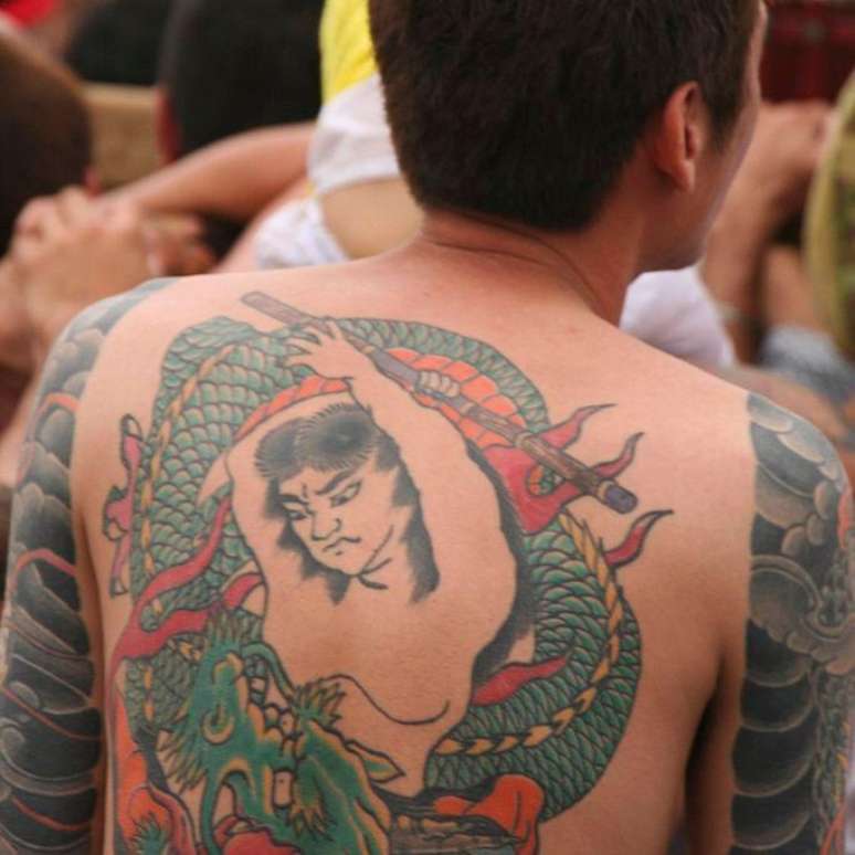 Dragões e lutas são temas frequentes nas tatuagens da Yakuza