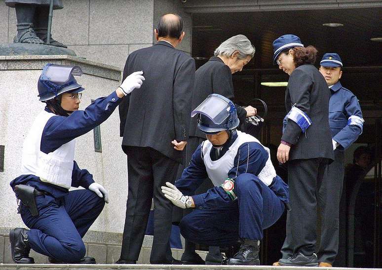 Embora a Yakuza seja legal, a polícia japonesa mantém um cerco cada vez mais apertado aos seus membros, o que dizimou a instituição