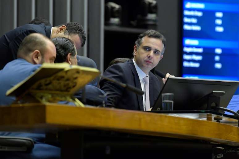 Senador Rodrigo Pacheco, autor do projeto de lei que fundamenta o relatório apresentado por Eduardo Gomes.