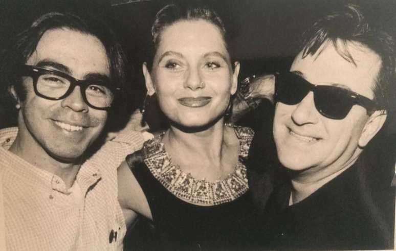 Vera Fischer ao lado da dupla de estilistas 