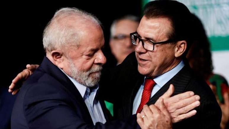 Após meses de negociação e adiamentos, governo Lula (na foto, com o ministro do Trabalho, Luiz Marinho) anunciou em 2024 proposta de lei com regras para trabalho de motoristas para aplicativos