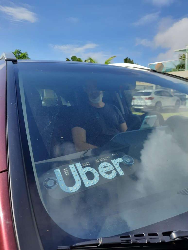O procurador trabalhou como motorista de Uber neste carro nas ruas de Salvador