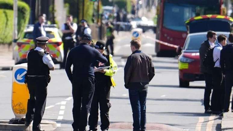 Um grande número de policiais foi mobilizado para lidar com o ataque em Hainault