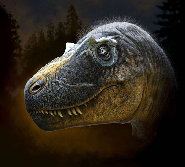 Os tiranossauros, como este da imagem, teriam os dentes cobertos por lábios e seriam inteligentes como crocodilos (Imagem: Andrey Atuchin/Badlands Dinosaur Museum)
