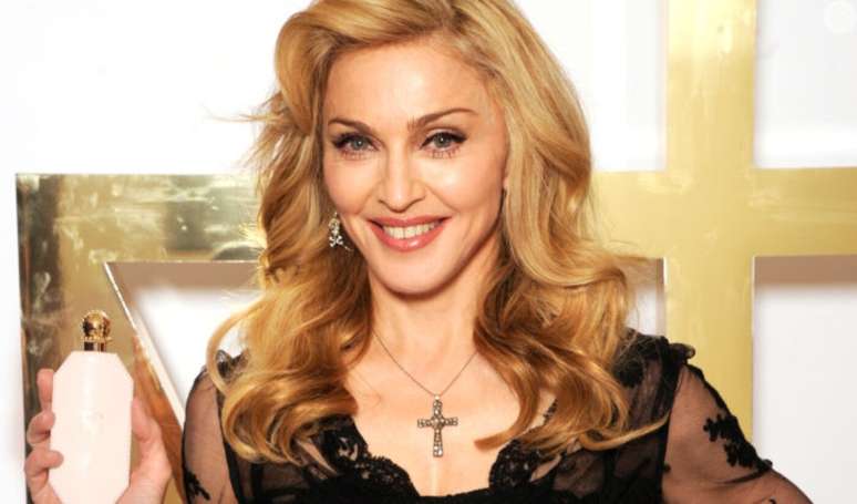 Madonna é dona do perfume Truth or Dare, grande sucesso nas lojas.
