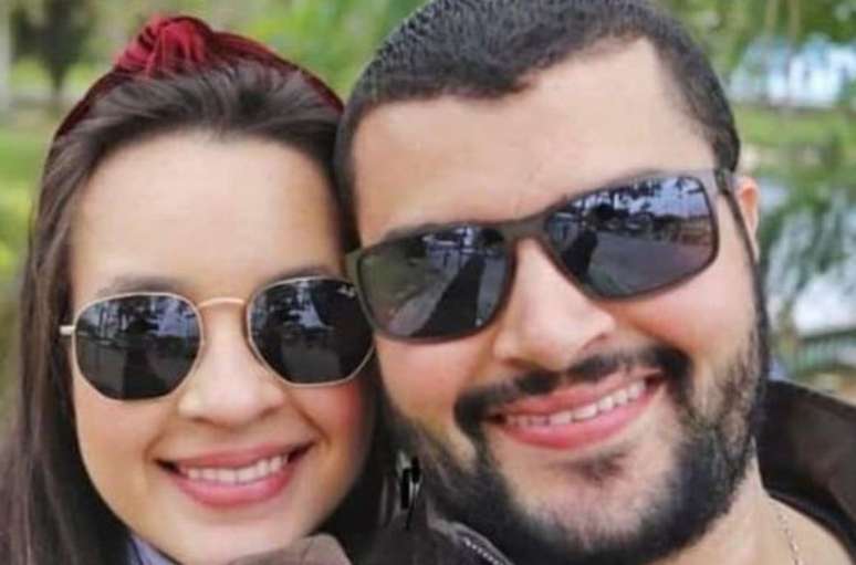 Renato Dias de Oliveira e Bianca Alves Francisco de Oliveira foram encontrados mortos dentro de carro