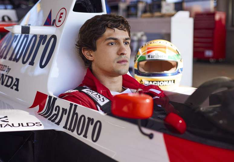 Gabriel Leone interpreta Ayrton Senna em 'Senna', série ficcional da Netflix