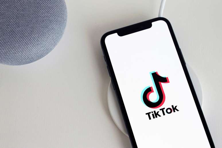 TikTok estaria burlando venda de moedas para sugir da comissão de 30% da Apple (Imagem: antonbe/Pixabay)