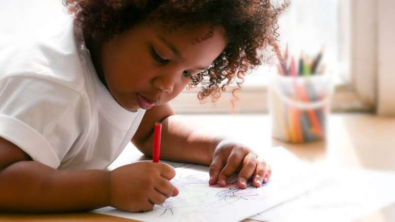 Garatujas têm papel importante no desenvolvimento infantil