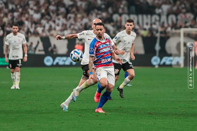 Yago Pikachu em ação em Corinthians x Fortaleza. 