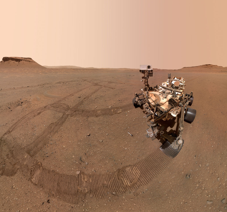 "Selfie" do rover Perseverance em Marte; o solo por lá é rico em minerais, mas pobre em nutrientes, dificultando o plantio por lá (Imagem: Reprodução/NASA/JPL-Caltech/MSSS)