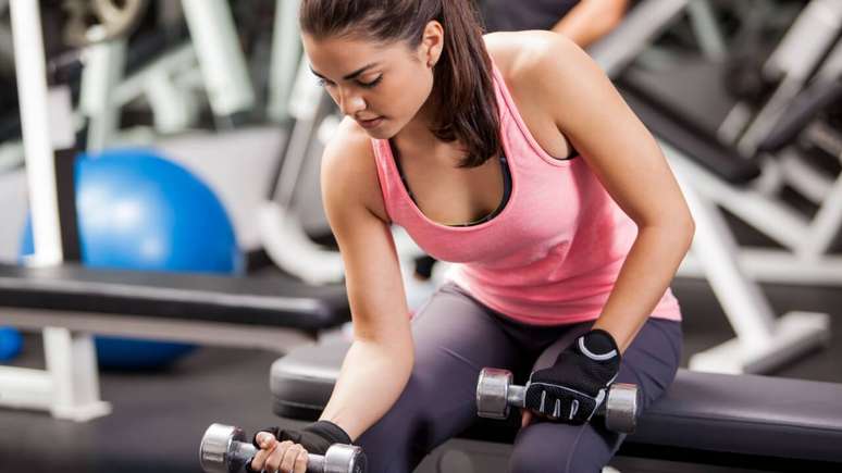 Can people with herniated discs do weight training?  Understand care