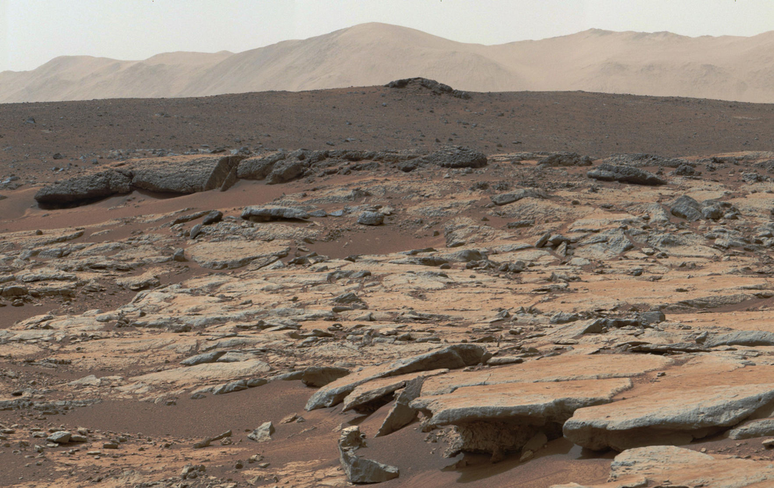 Os minerais encontrados pelo rover Curiosity intrigaram cientistas (Imagem: Reprodução/NASA)