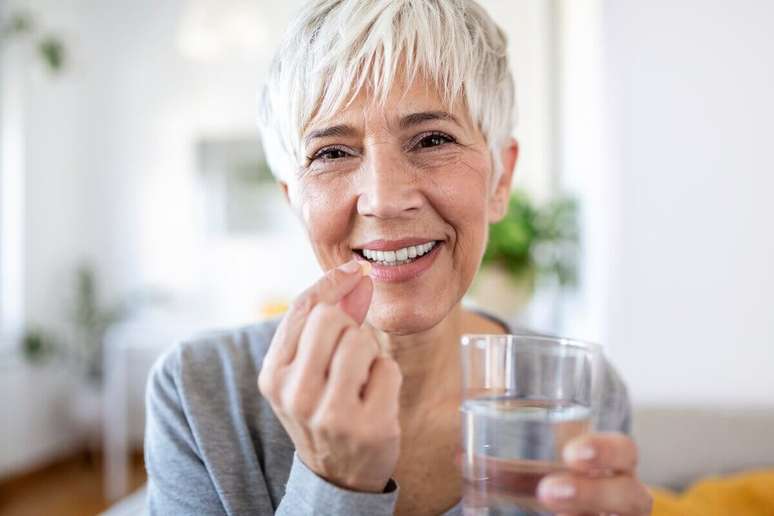 Terapia de reposição hormonal ajuda a reduzir os sintomas da menopausa 